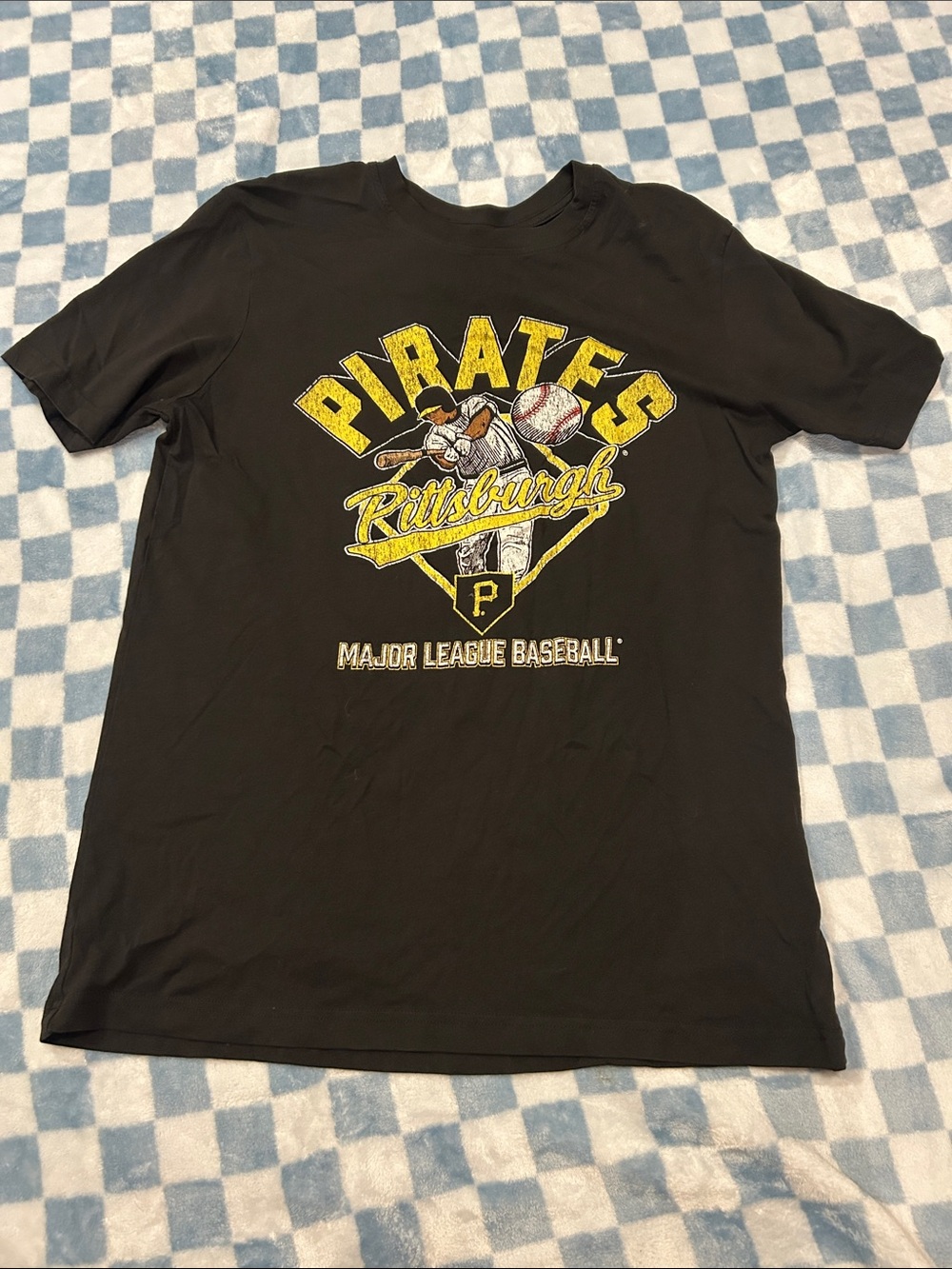 New Era Pittsburgh Pirates Black and Yellow Graphic Tee